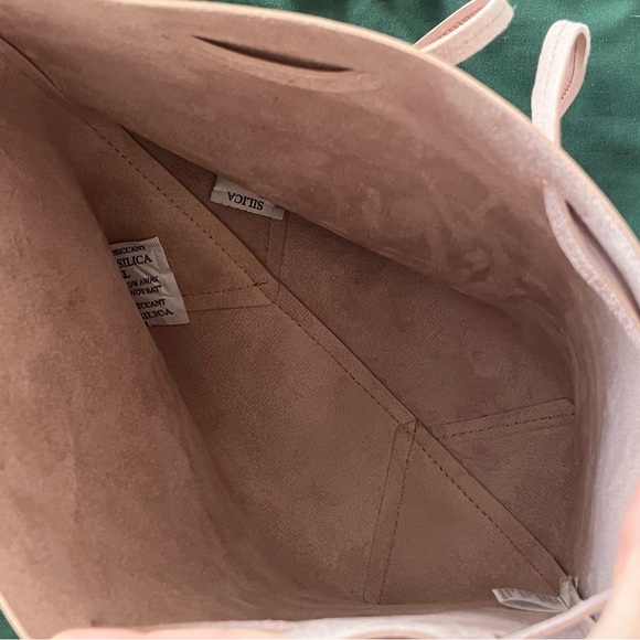 Kayla&Ava bowtie bucket back never used. Entirely vegan leather in dusty pink - Picture 2 of 3